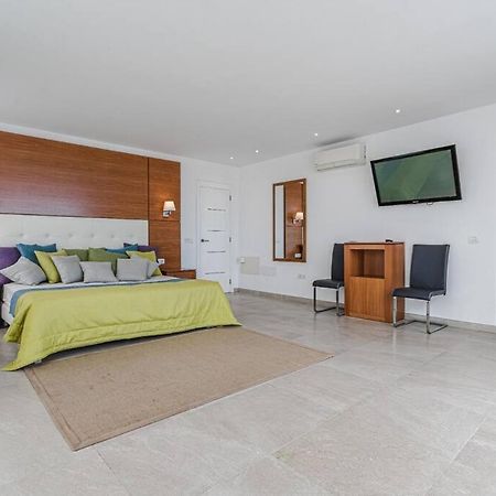 Villa Riviera De 4 Dormitorios Con Piscina. أذيخي المظهر الخارجي الصورة