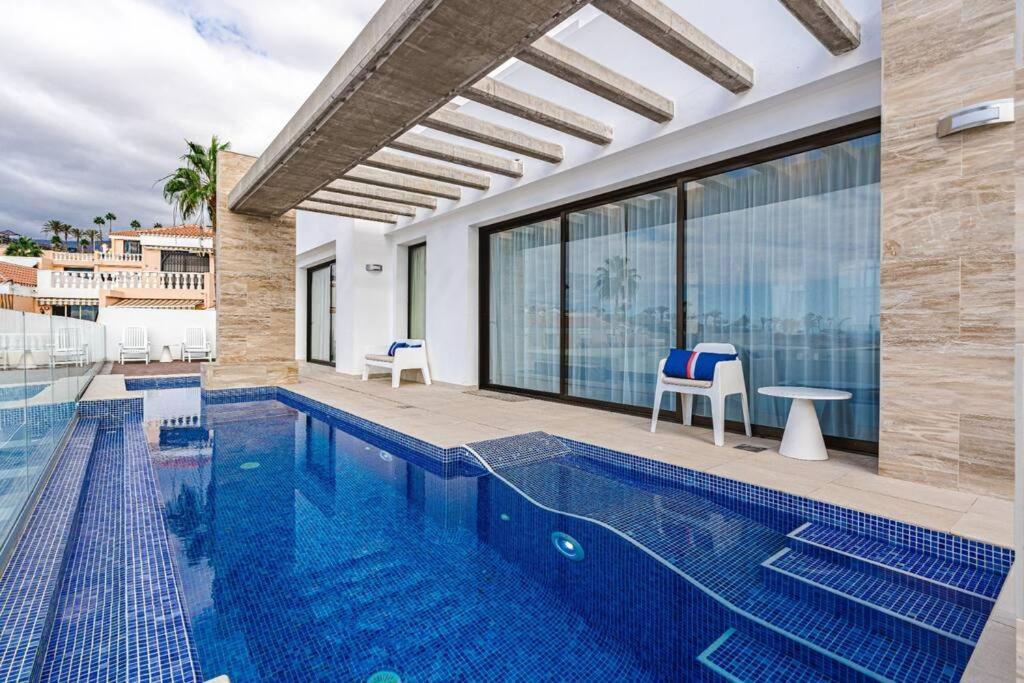 Villa Riviera De 4 Dormitorios Con Piscina. أذيخي المظهر الخارجي الصورة