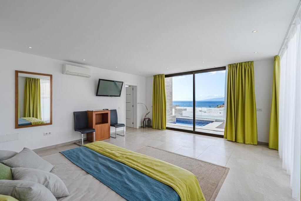 Villa Riviera De 4 Dormitorios Con Piscina. أذيخي المظهر الخارجي الصورة