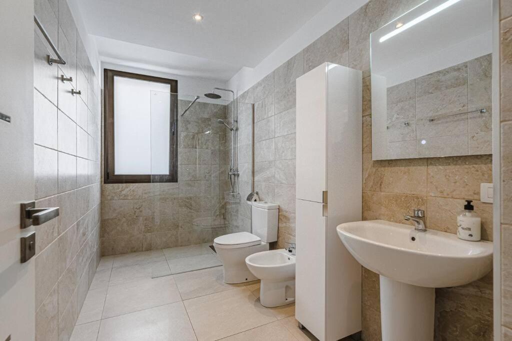Villa Riviera De 4 Dormitorios Con Piscina. أذيخي المظهر الخارجي الصورة