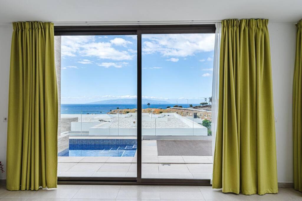 Villa Riviera De 4 Dormitorios Con Piscina. أذيخي المظهر الخارجي الصورة
